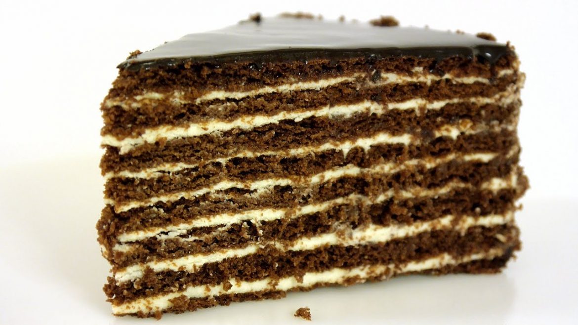 “Спартак” – шоколадно-медовый торт со сметанным заварным кремом